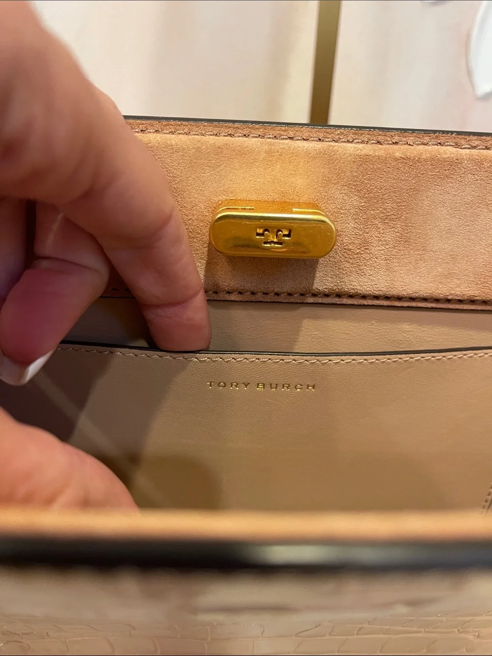 Gorgeous Tory Burch Croc-Embossed Lee Radziwill Shoulder Bag